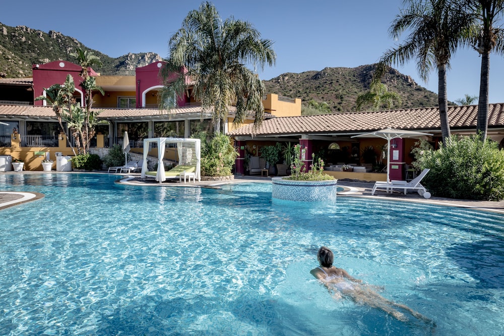 Cruccuris Resort - Adults Only in VILLASIMIUS