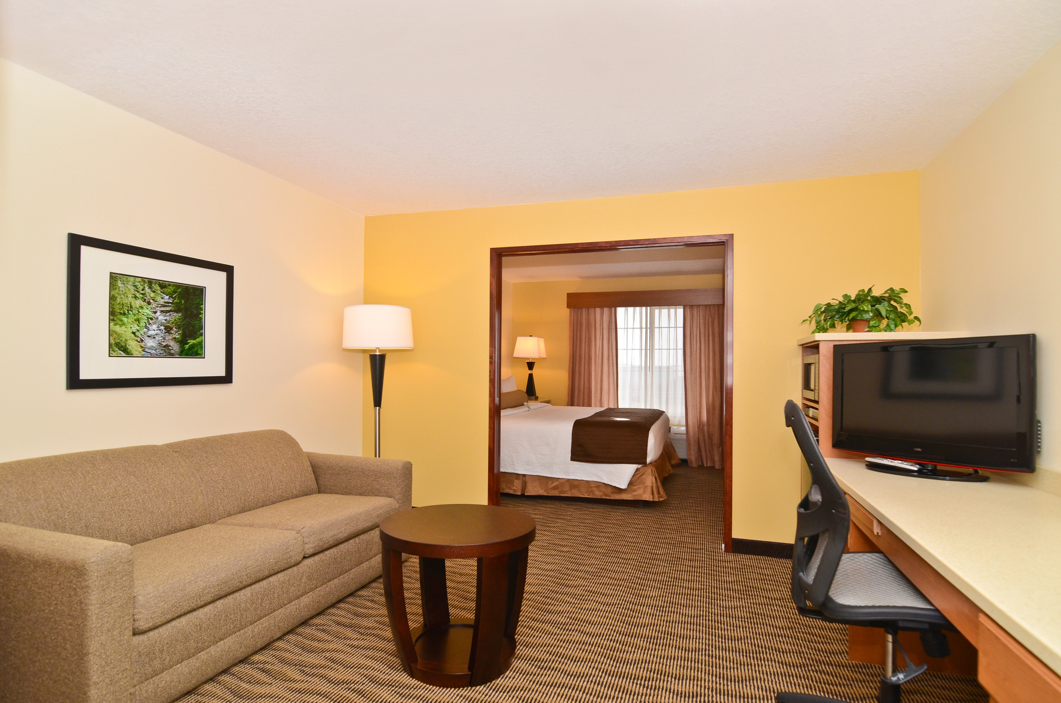 Best Western Plus Park Place Inn & Suites 49/76
