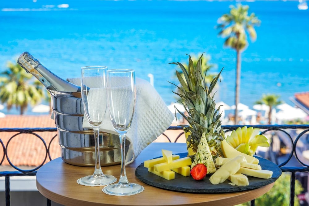 Aurasia Sea Side Hotel 52/63