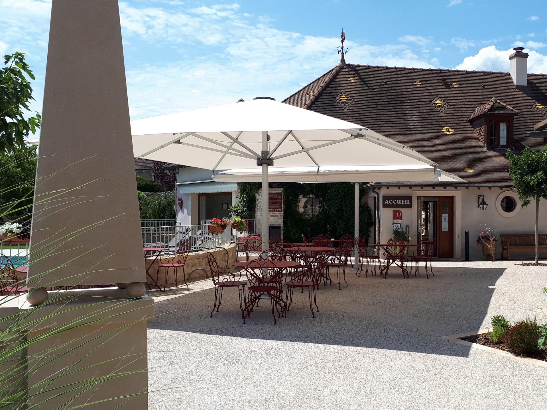 HOTEL LE CLOS DE LA VOUGE 1/16