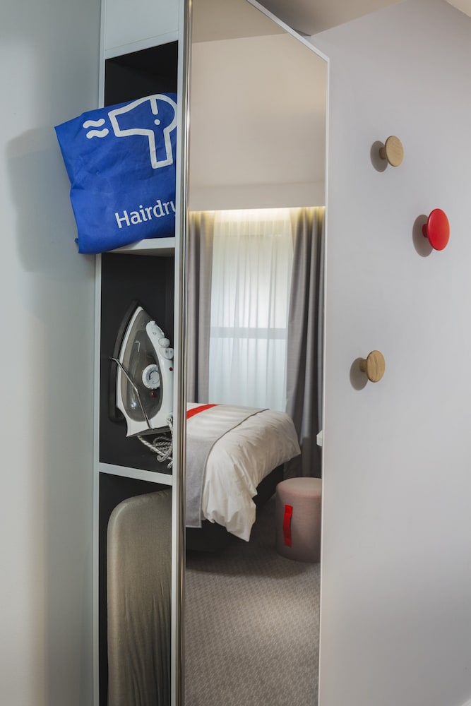 Holiday Inn Express St. Albans - M25, Jct.22 20/76