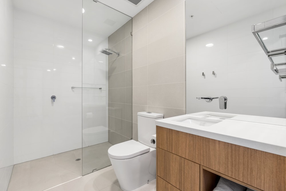 Studio, Suite, King Bed, Essence Suites Taringa 4/4