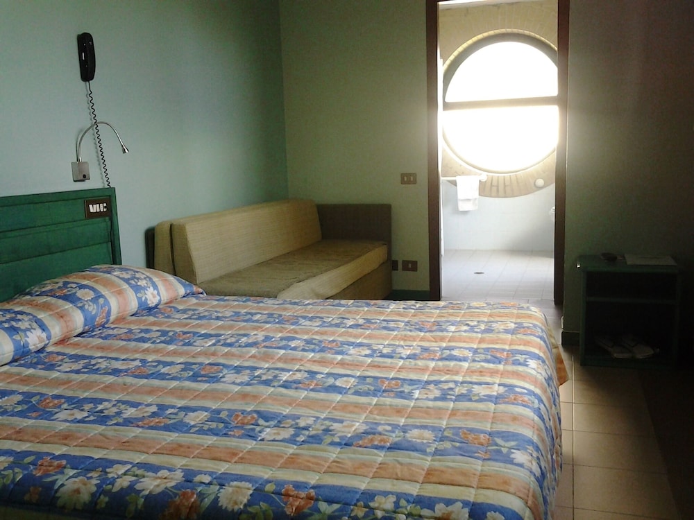 Club Hotel Dante Cervia 25/70