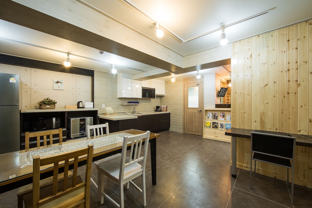 Guest House The Hill 8/41