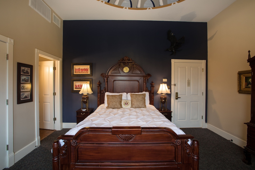 Gruene River Hotel & Retreat 12/50