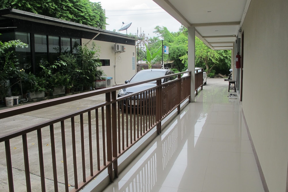 Ap Apartment 3/54
