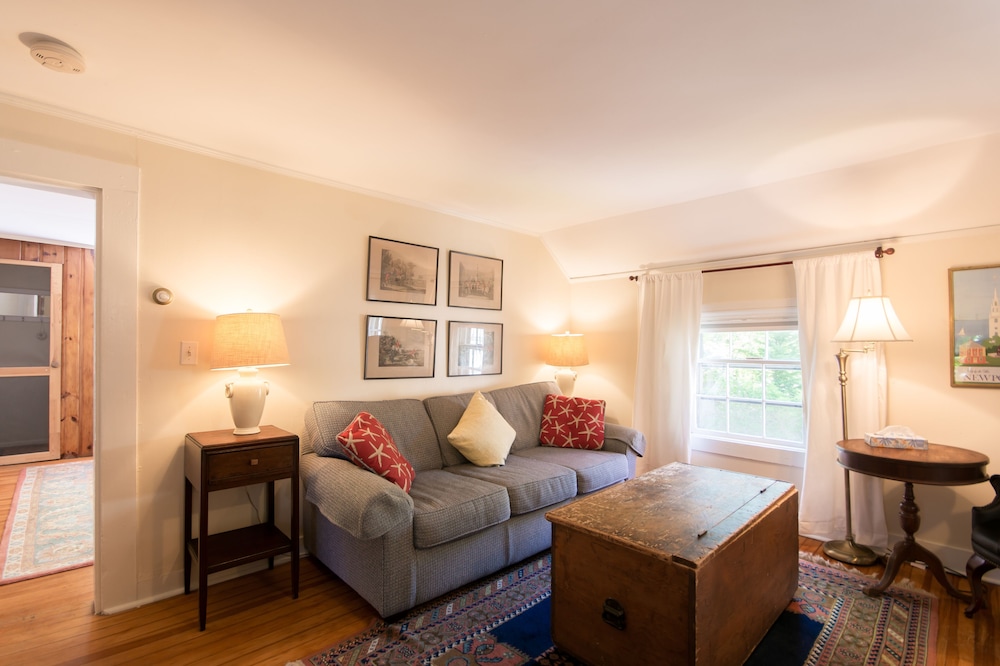 Marshall Slocum Inn 28/44