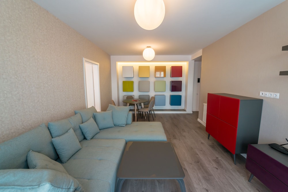 Uba Aparthotel 24/50