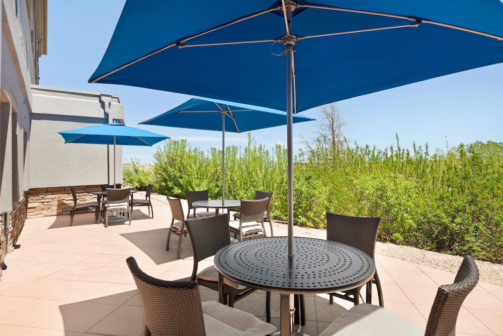 Holiday Inn Express Hotel Suites Denver Airport 24/34