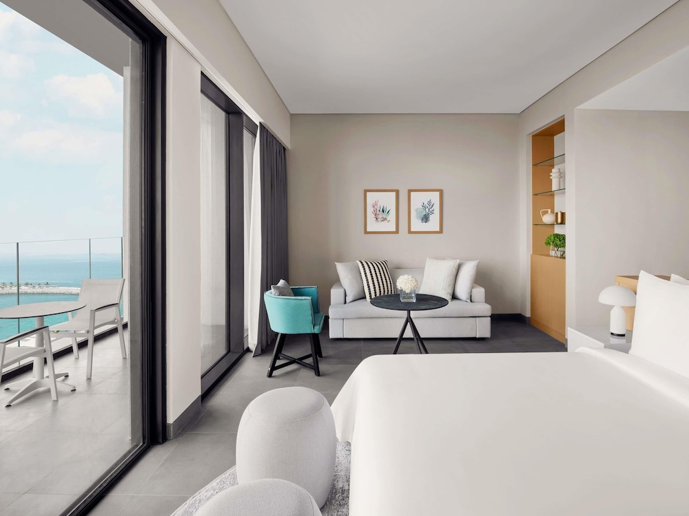 SUPERIOR, KING BED, SEA VIEW, SOFA