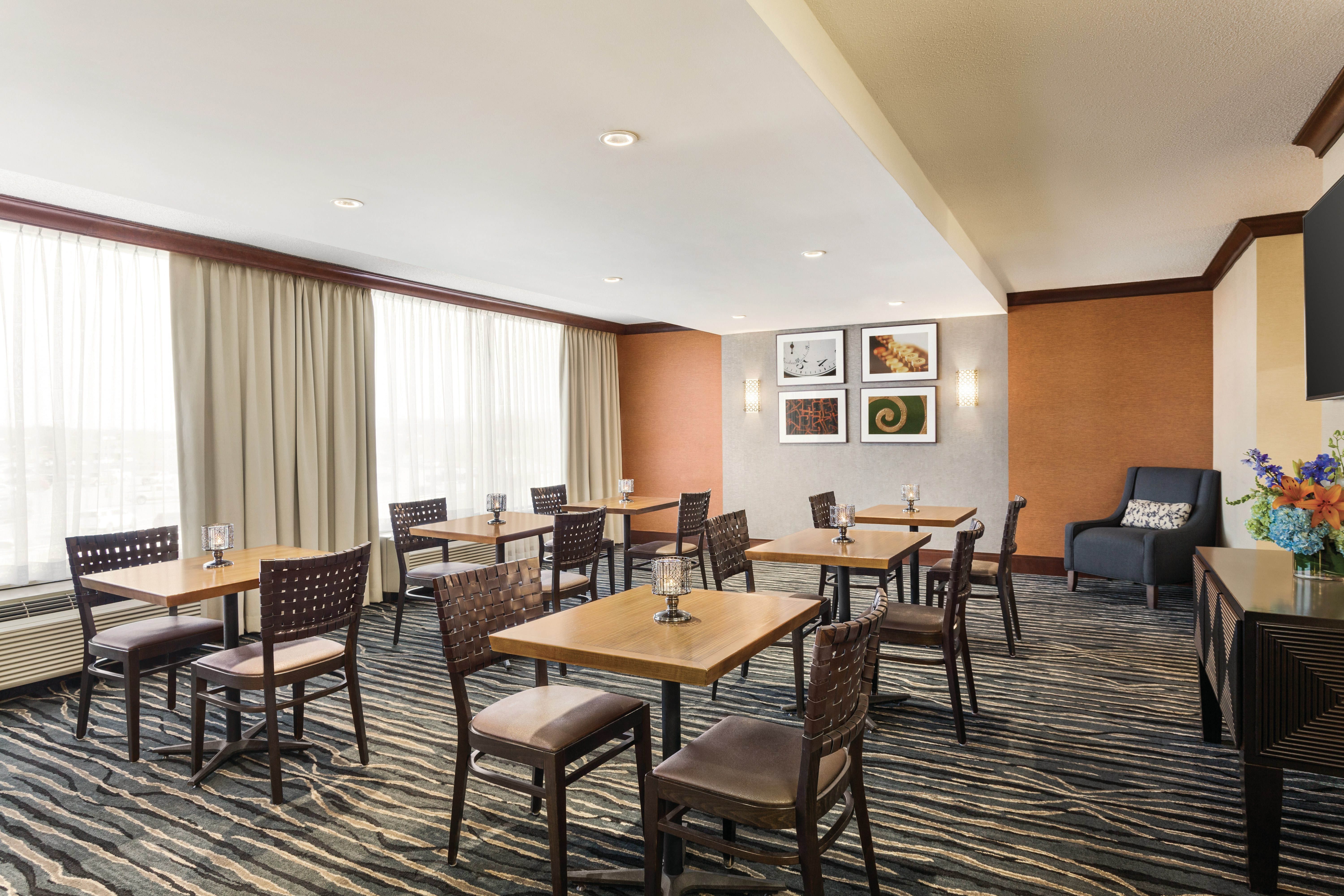 Hilton Knoxville Airport 46/81