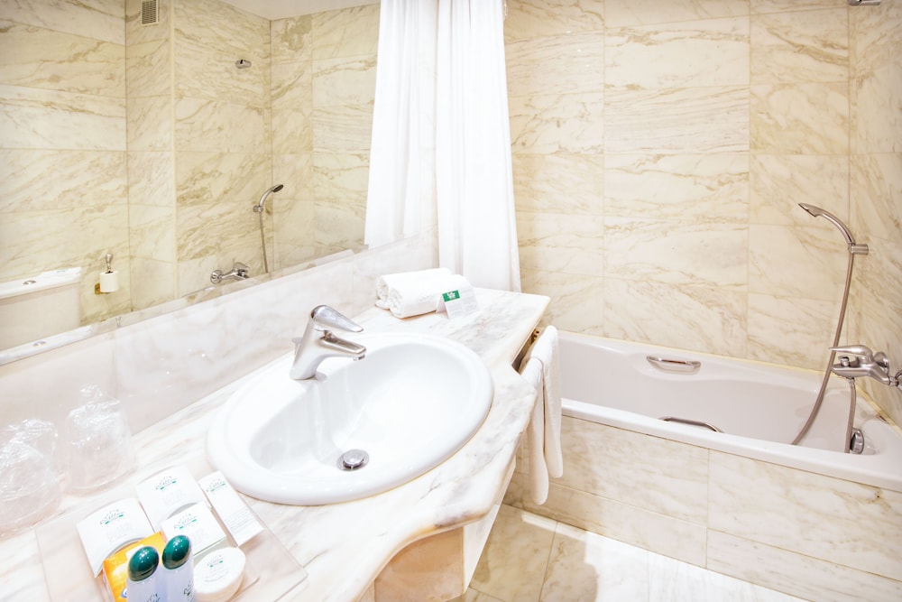 Hotel Rutllan & Spa 35/36