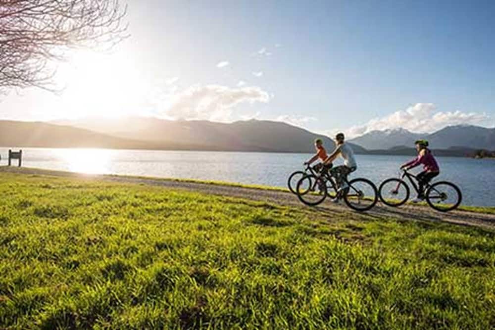 FIORDLAND LODGE 38/72