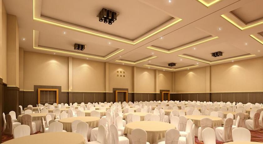 Hotel Santika Palu 31/36
