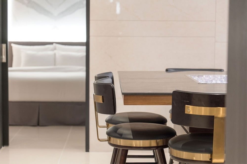 Dignity Hotel 62/70