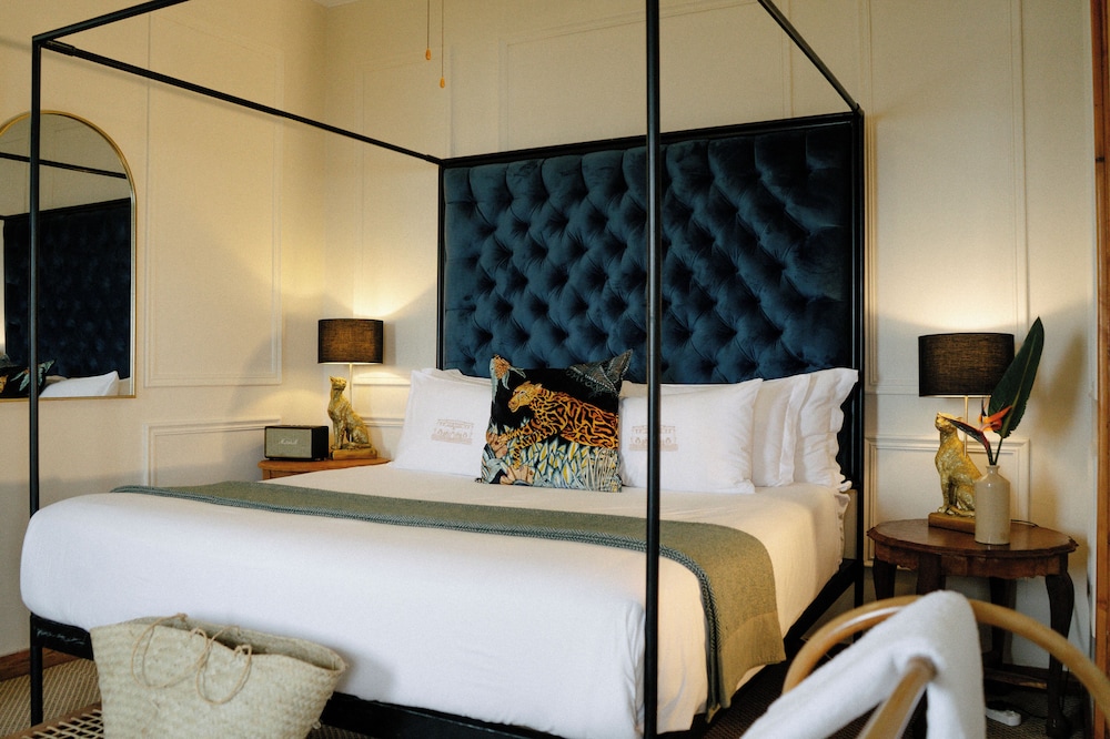 Excellent, King Bed, Sea View, Large
