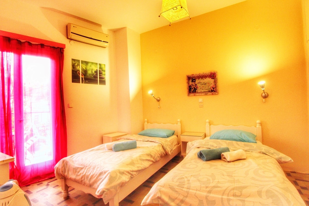 Avra Budget Beach Hotel 8/66