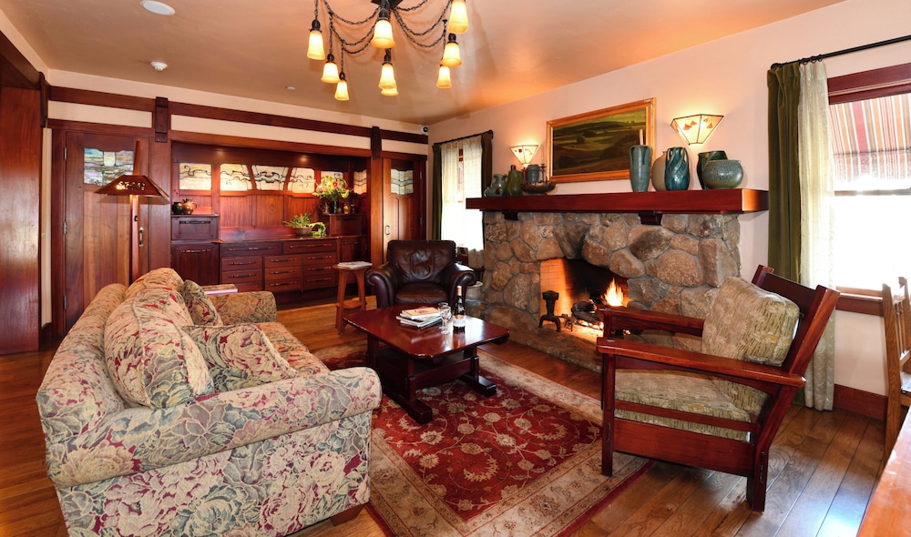 Blackbird Inn A Four Sisters Inn 34/50