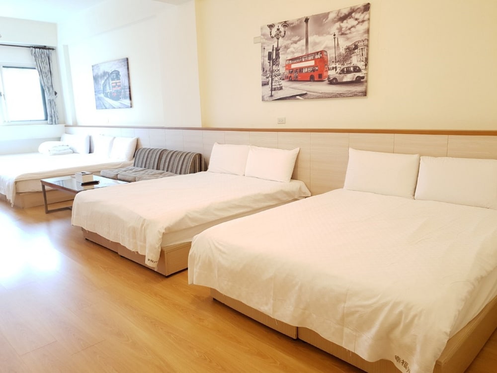 FAMILY, MULTIPLE BEDS