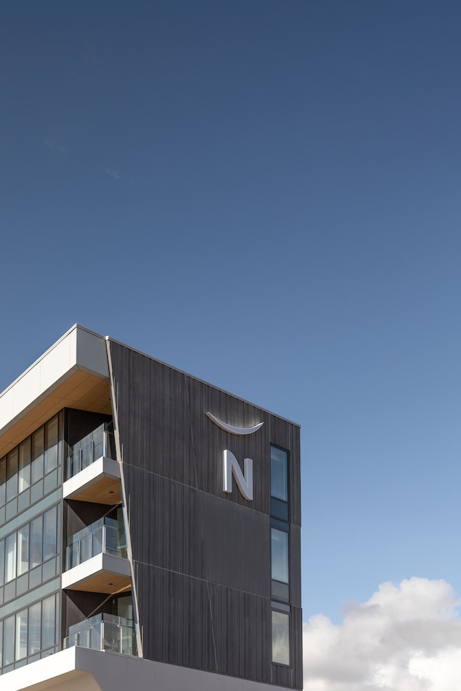 Novotel Devonport 5/50