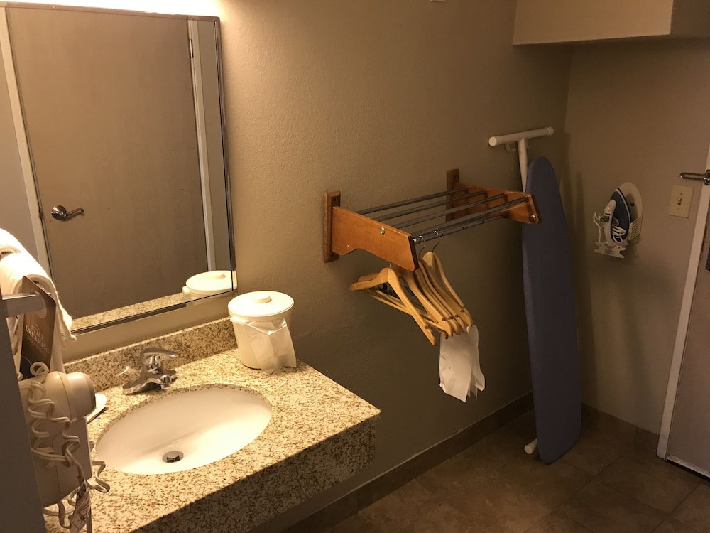 Baymont By Wyndham Grand Rapids Southeast 15/38