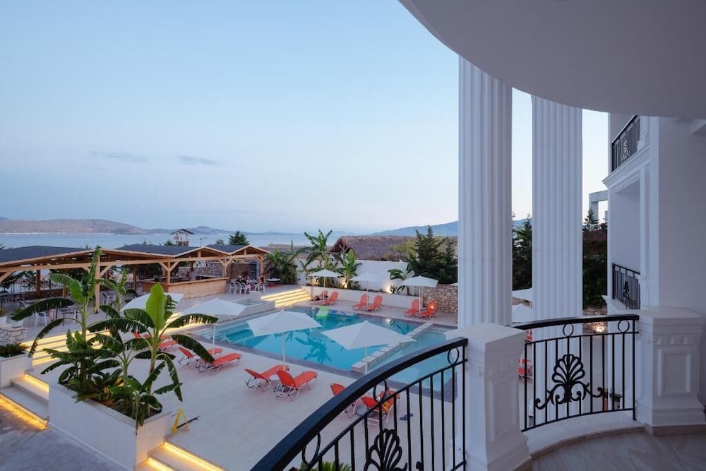 Vila Kalcuni Luxury Resort 12/71