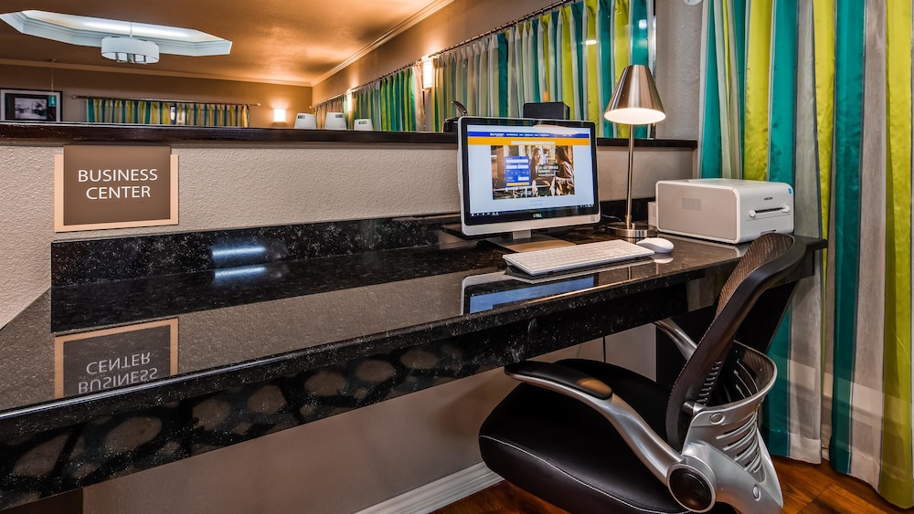 Best Western Post Oak Inn 31/37