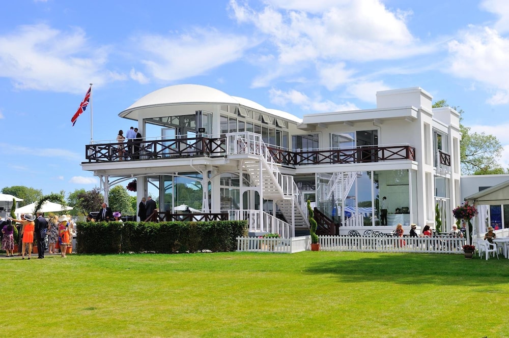 Phyllis Court Club 4/48