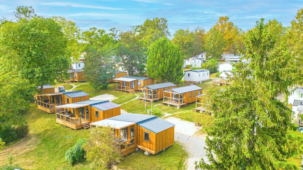 Camping Club Le Parc De Paris - Caravan Park 45/50