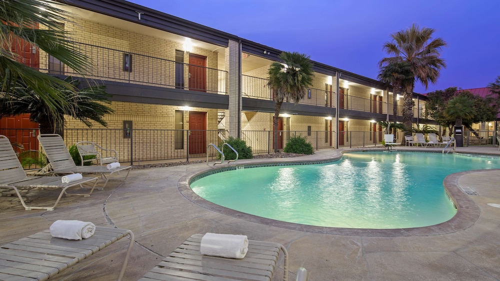 Best Western Near Lackland Afb/Seaworld 7/41
