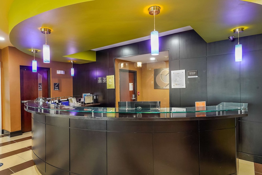 Comfort Suites Lake City 7/50