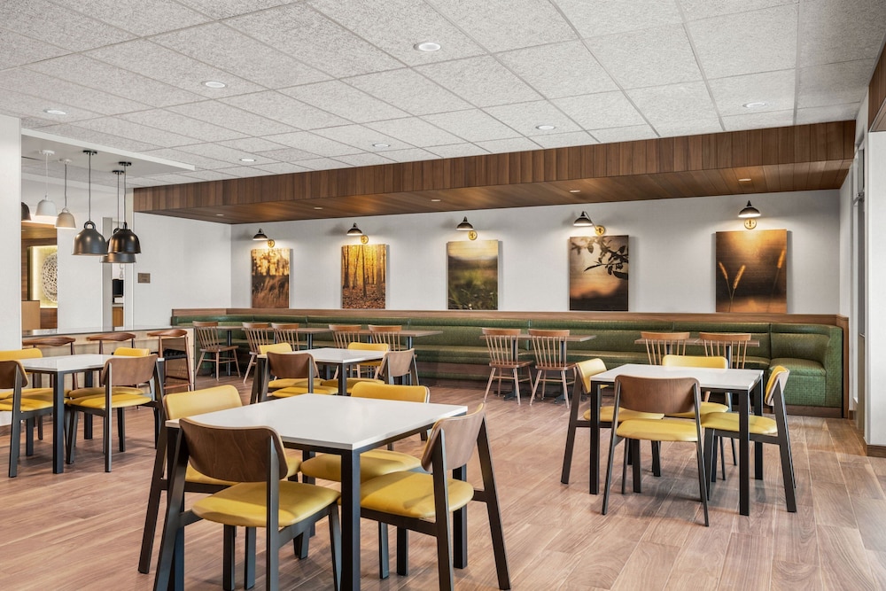 Fairfield Inn & Suites Baraboo 17/32