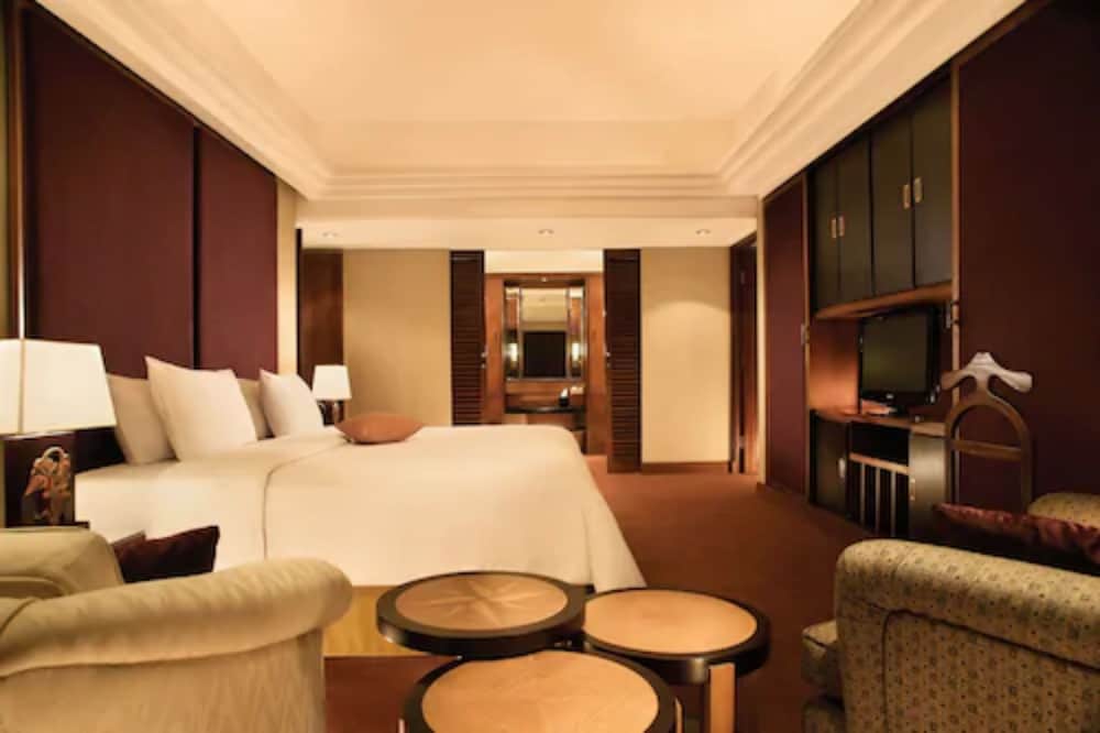 Lumire Hotel And Convention Centre 11/50