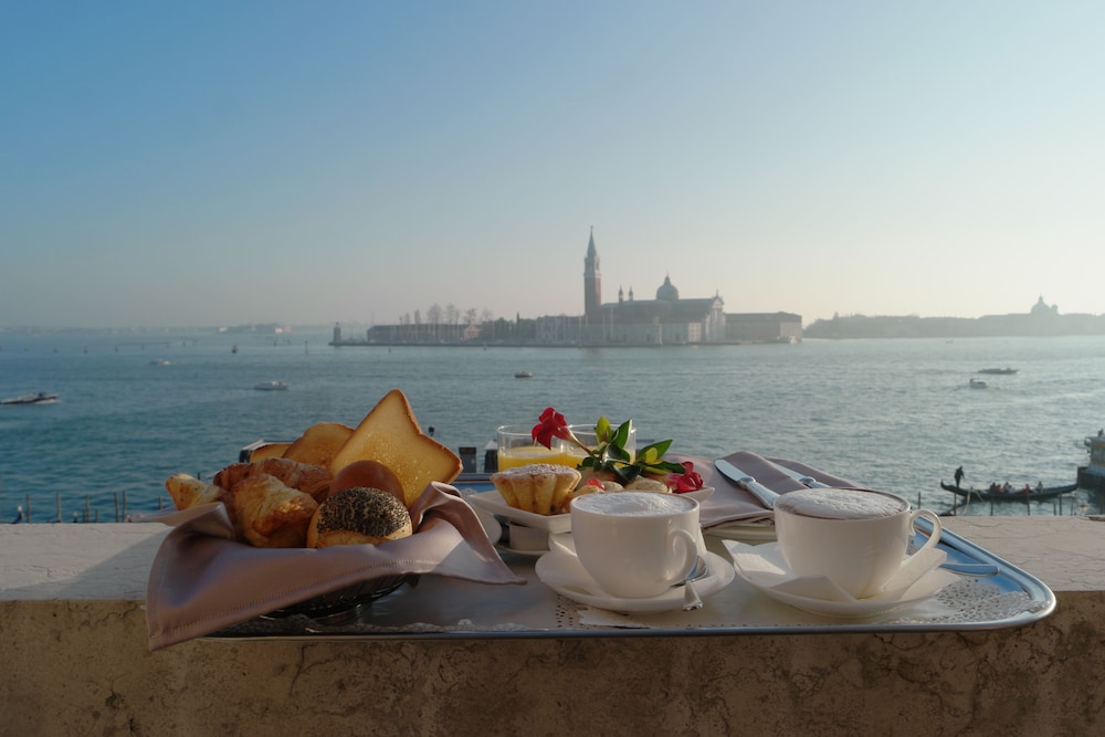 Hotel Savoia e Jolanda, WorldHotels Elite 61/66