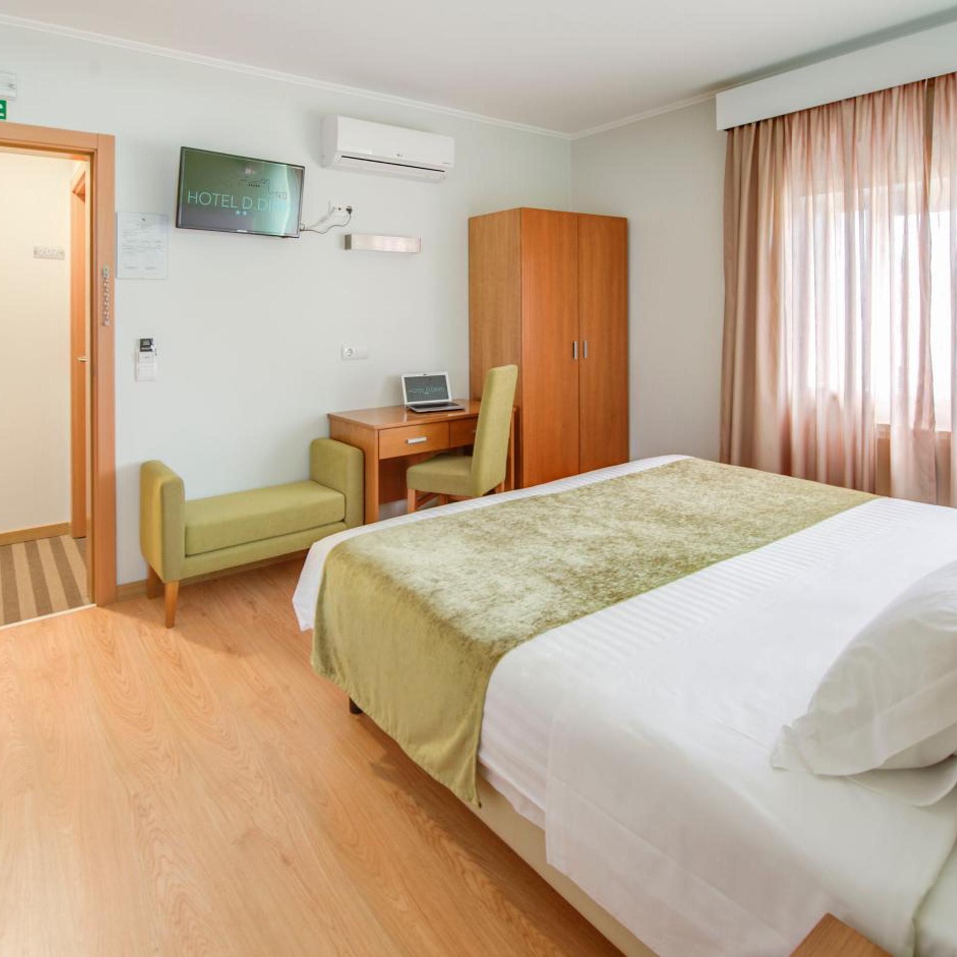 Hotel D. Dinis 10/50