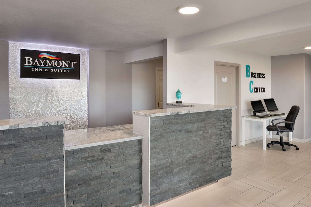 Baymont By Wyndham Des Moines North 8/41