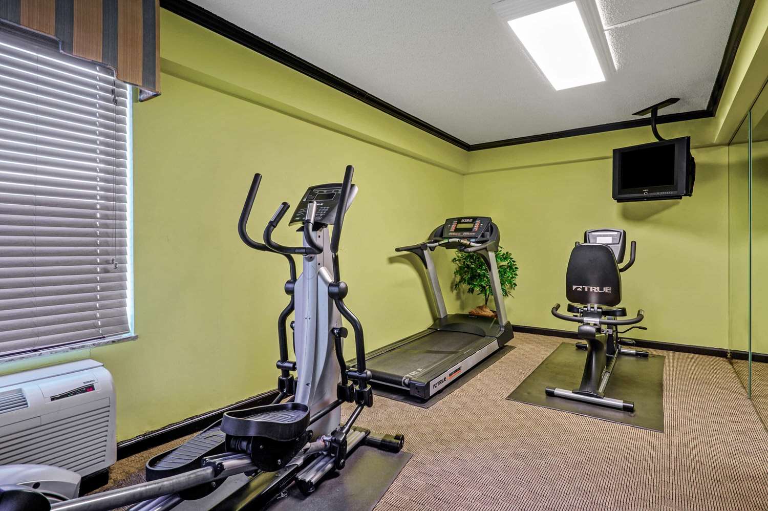 La Quinta Inn by Wyndham Columbia Se Fort Jackson 12/23
