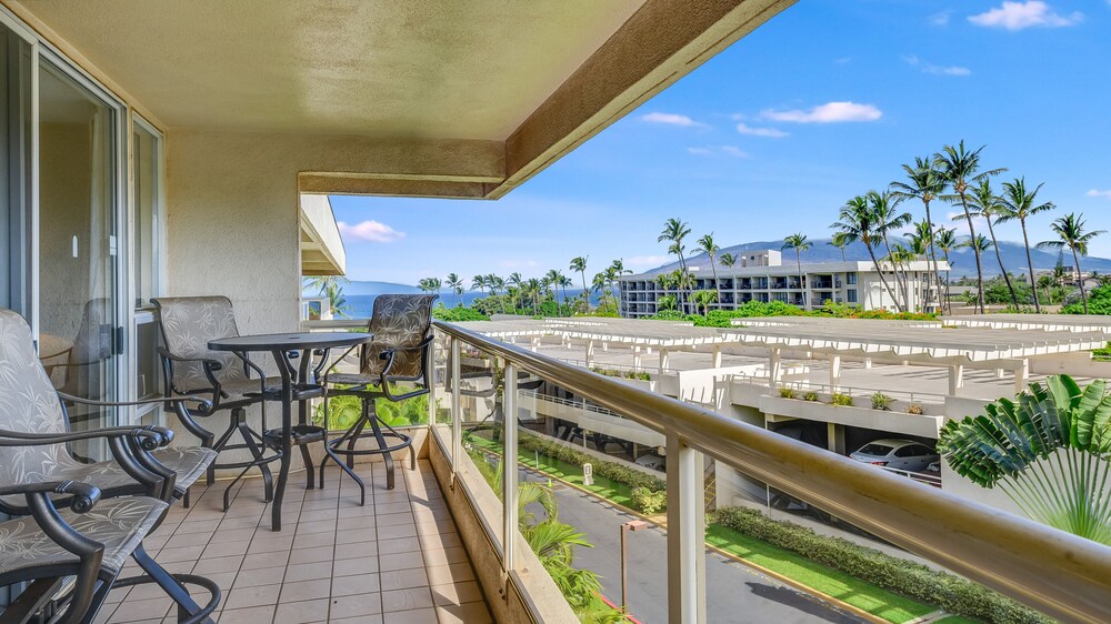 Castle Maui Banyan 44/62