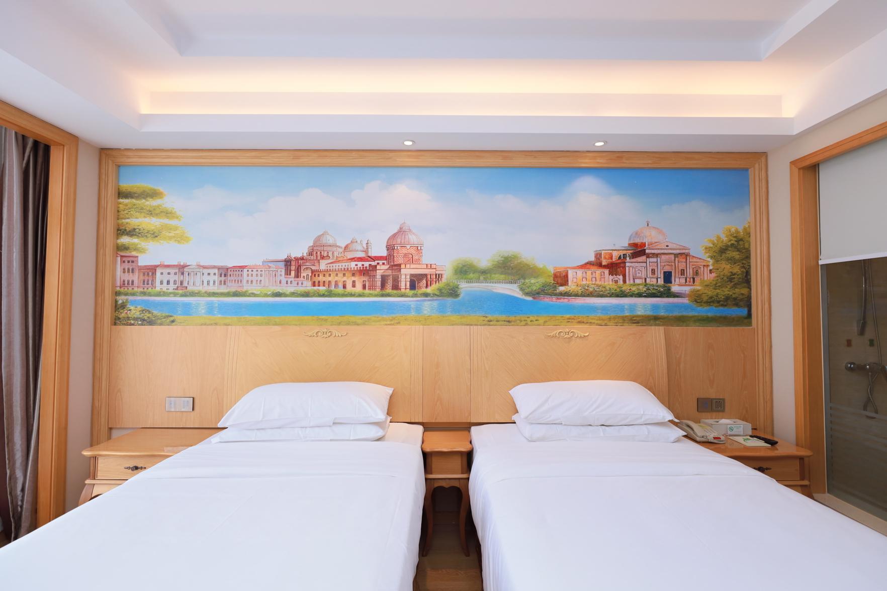 Deluxe, Twin Beds