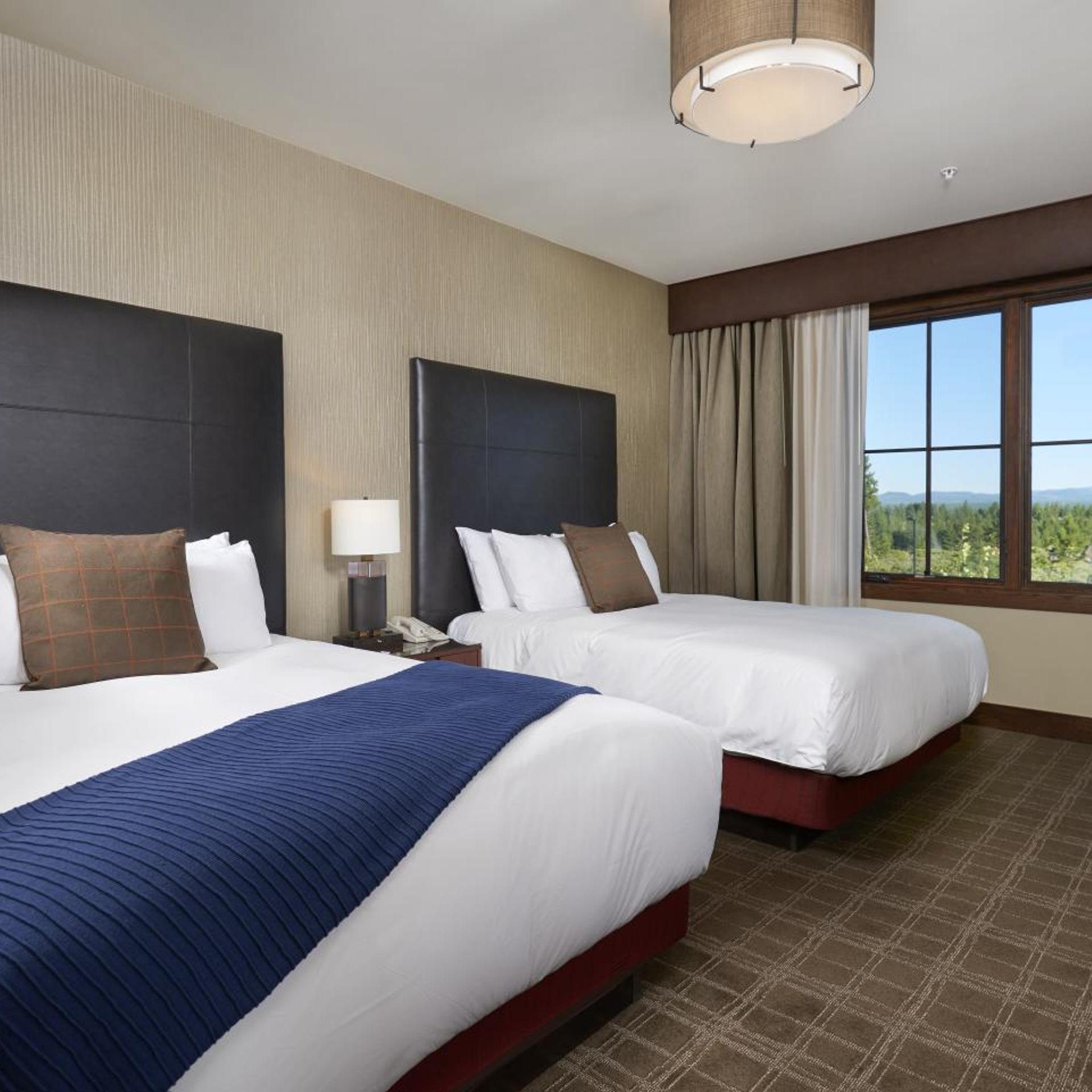 Junior Suite, 2 Queen Beds, South View