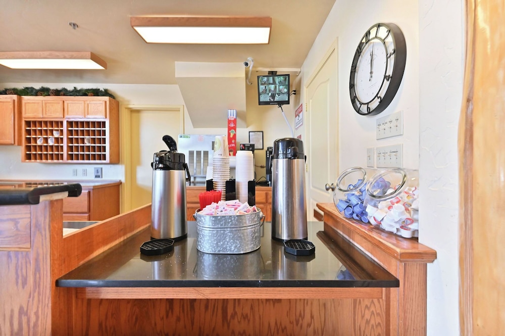 Murphys Suites 12/66