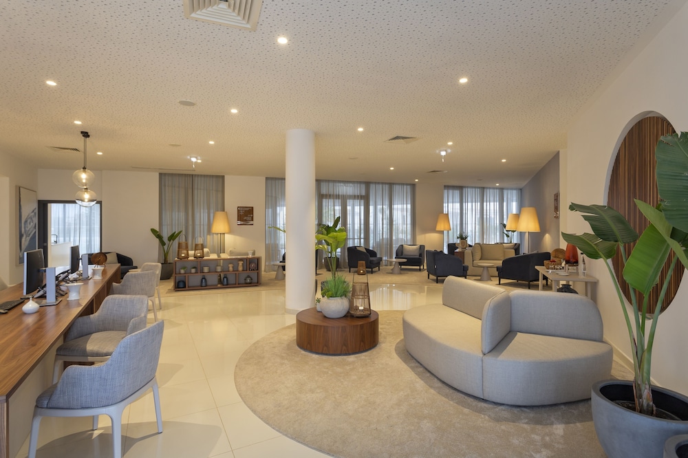 Longevity Health & Wellness Hotel 10/67