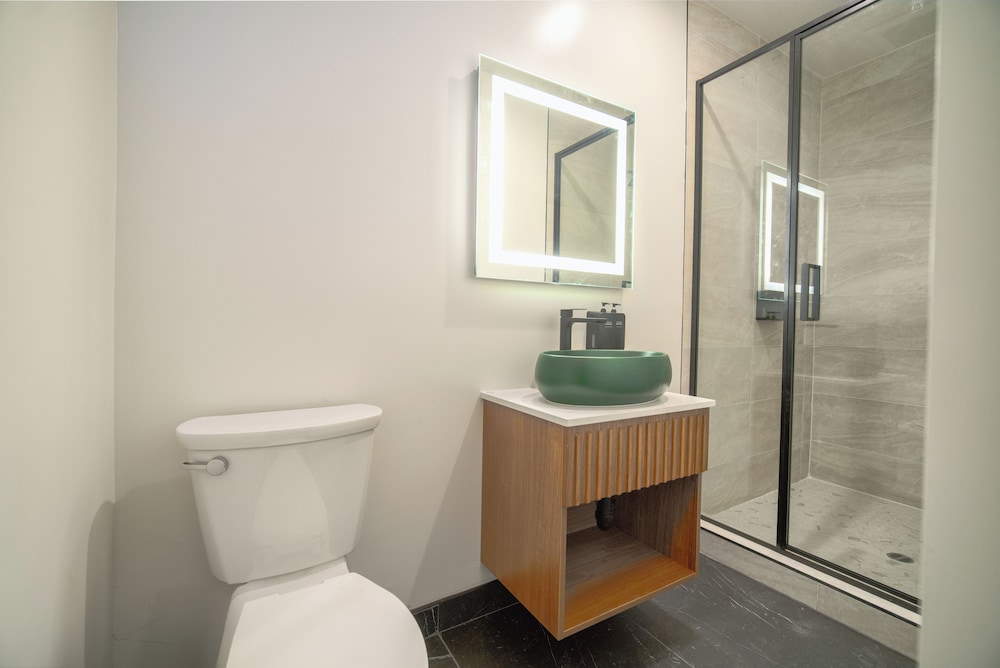 LYFE INN & SUITES by AGA- North Hollywood Near Universal Studios 21/22