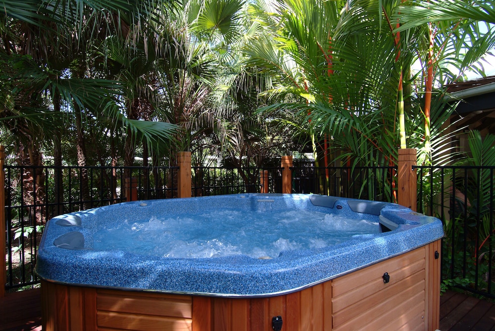 Trinity Beach Club Holiday Apartments 13/27