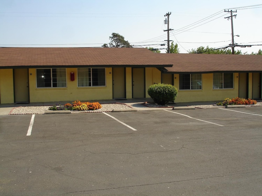 LAKEVIEW INN LUCERNE 44/66