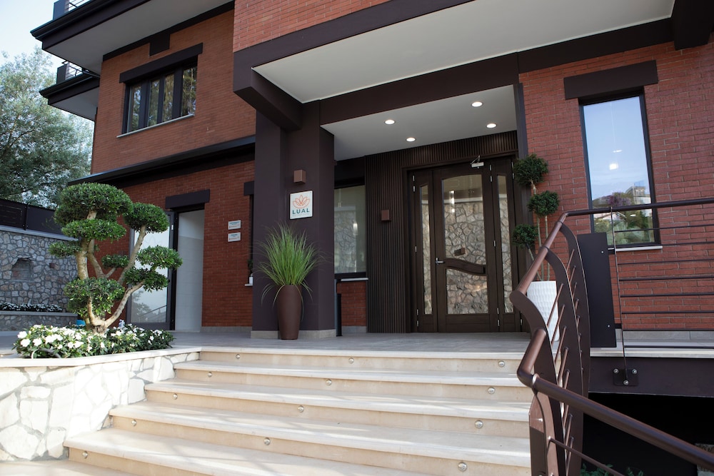 Lual Bleisure Hotel 5/43