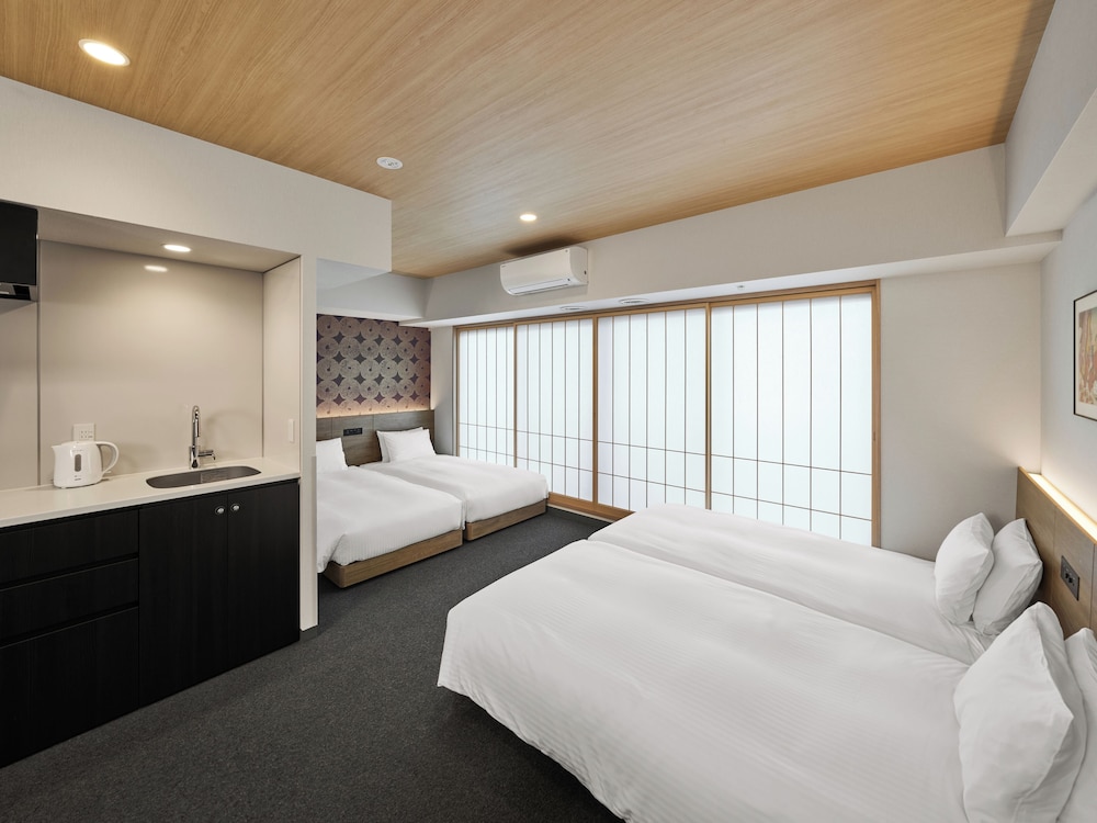 FAMILY, 4 BEDS