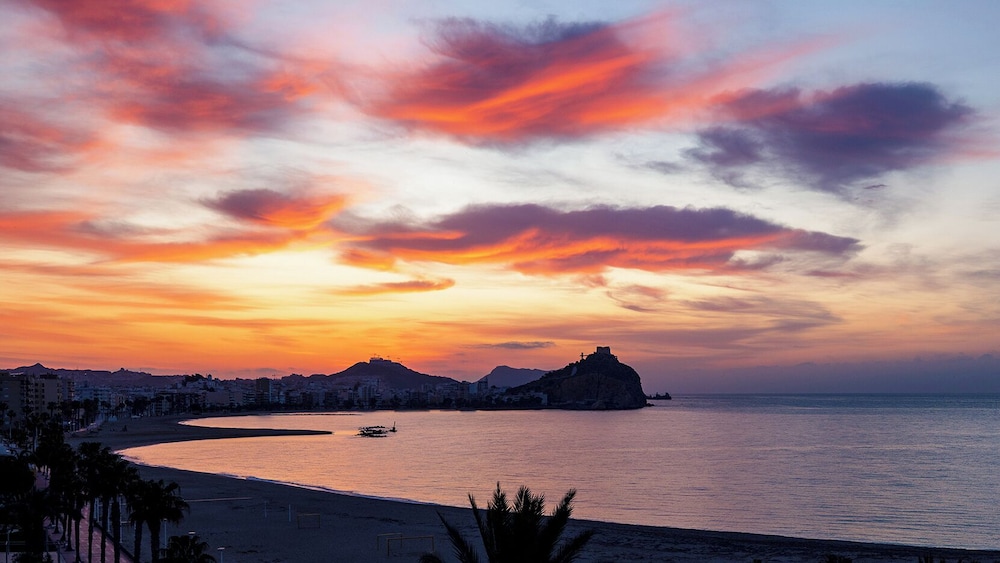 Senator Aguilas Hotel 43/49