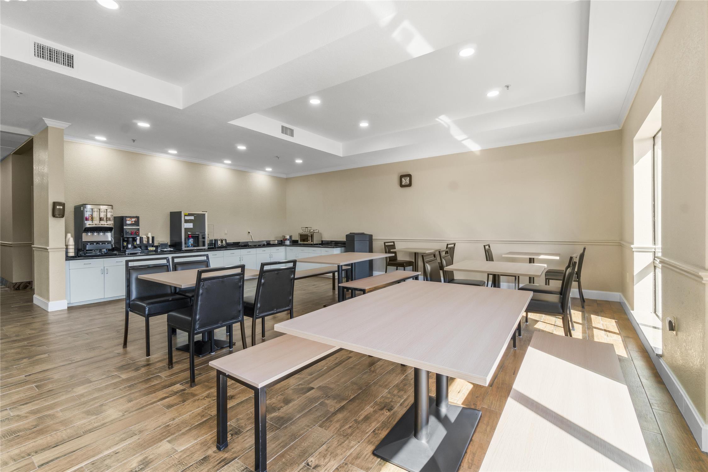 Americas Best Value Inn & Suites Livingston 28/38