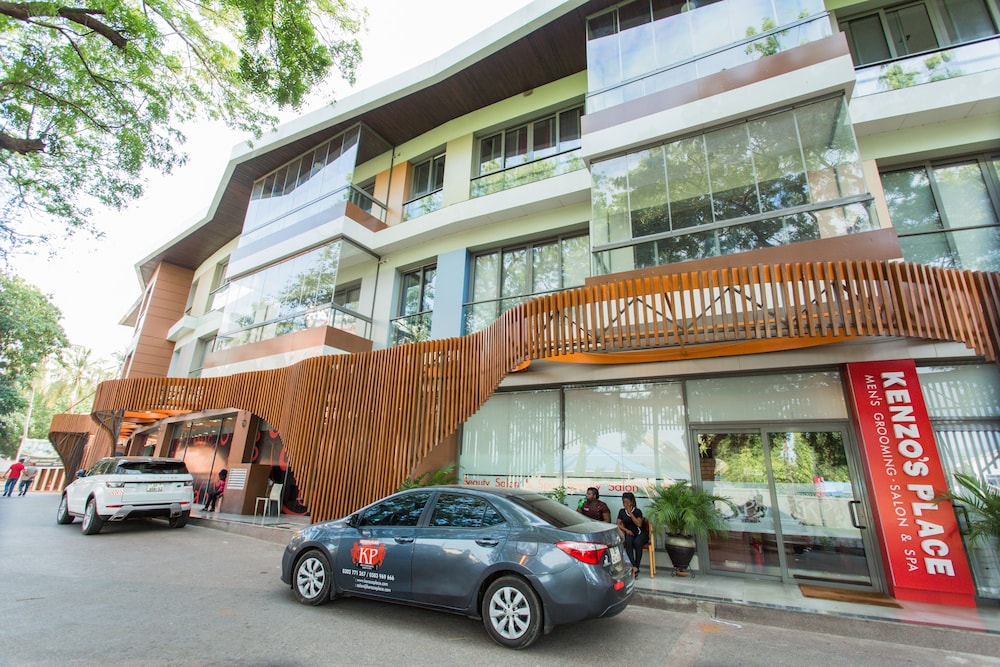 Accra Luxury Apartments Cantonments (Ex A-Lux Apartments) 73/80
